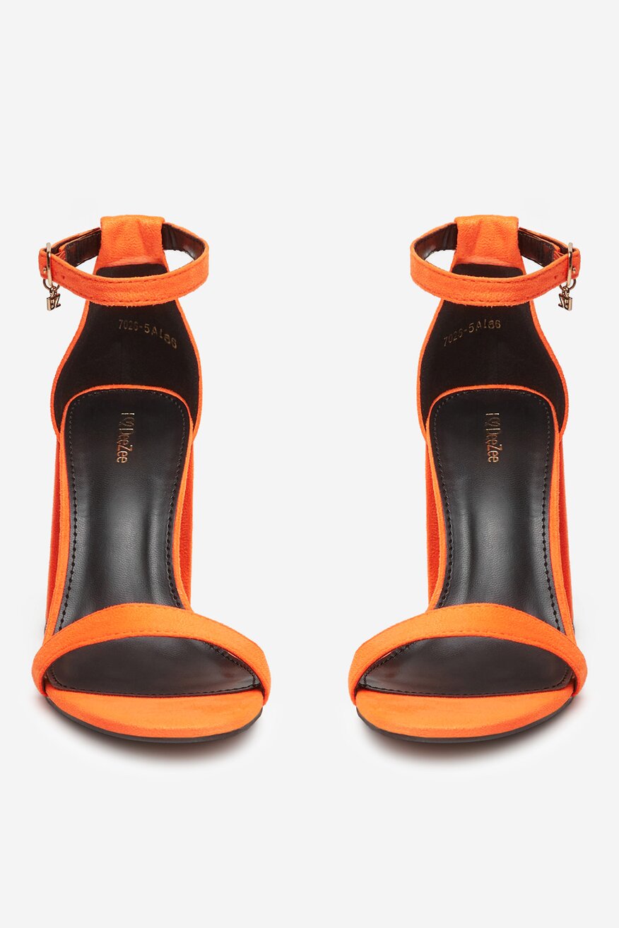 
                DeeZee - Sandały na słupku - 5906751109373