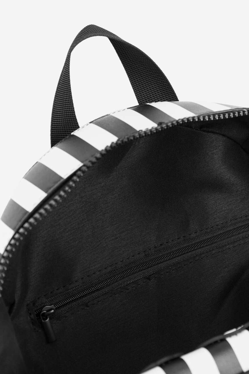 
                Hátizsák BEETLEJUICE FEKETE - 5905588992158