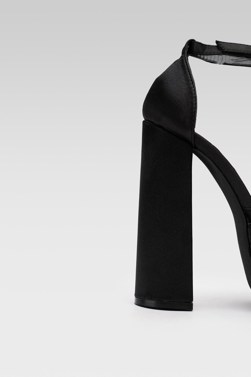 
                Jenny Fairy - Sandały czarne - 5904862407760