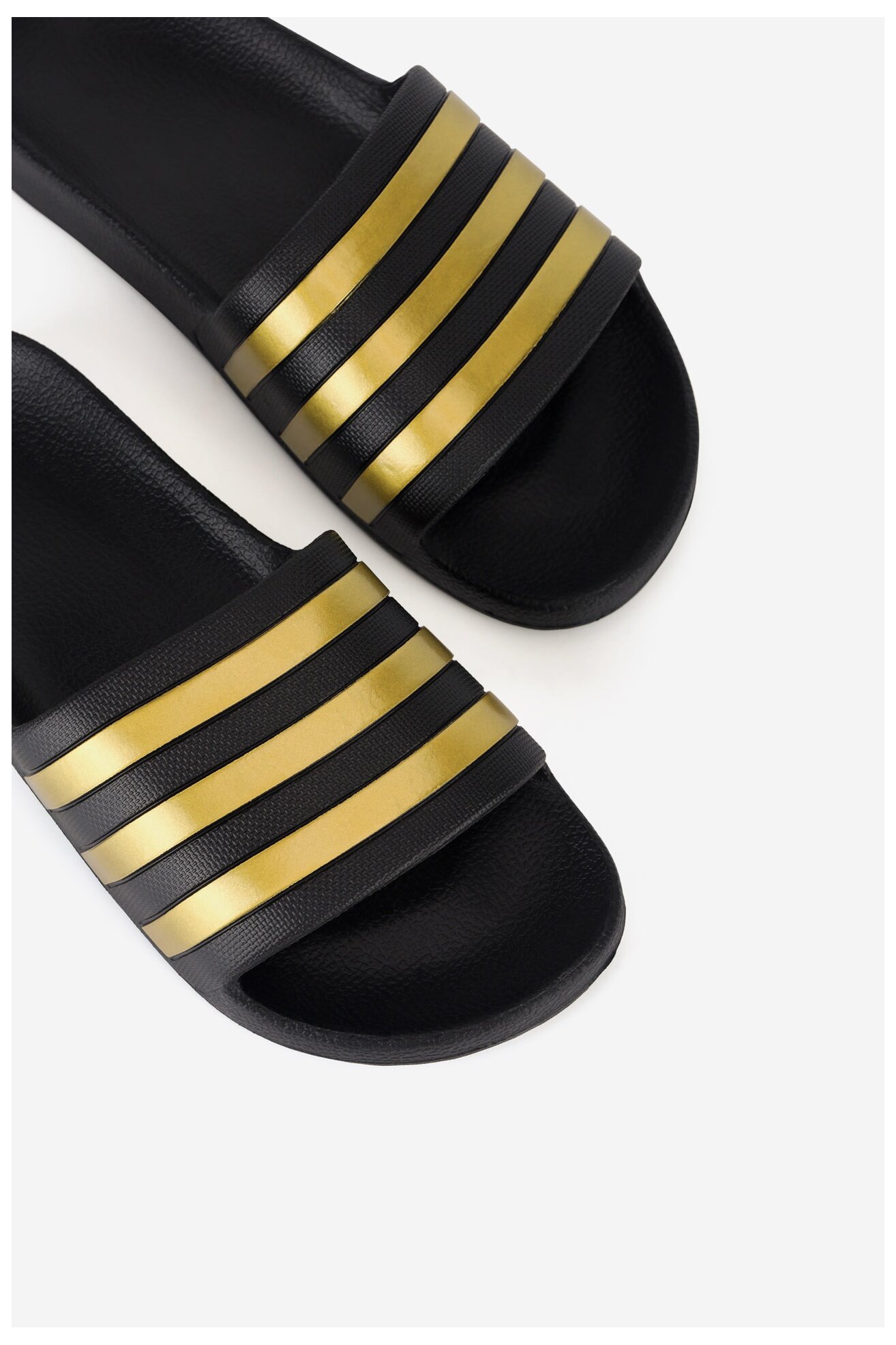 Șlapi pentru bazin adidas ADILETTE AQUA EG1758_ NEGRU