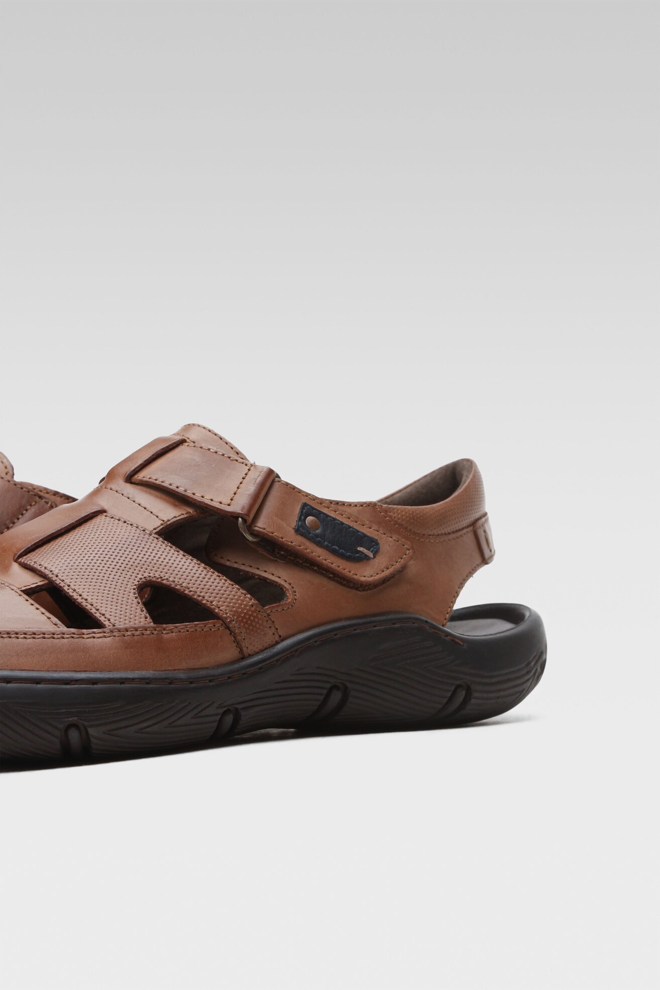 Sandały Cesare Cave MI07-448-832-14 Brązowy