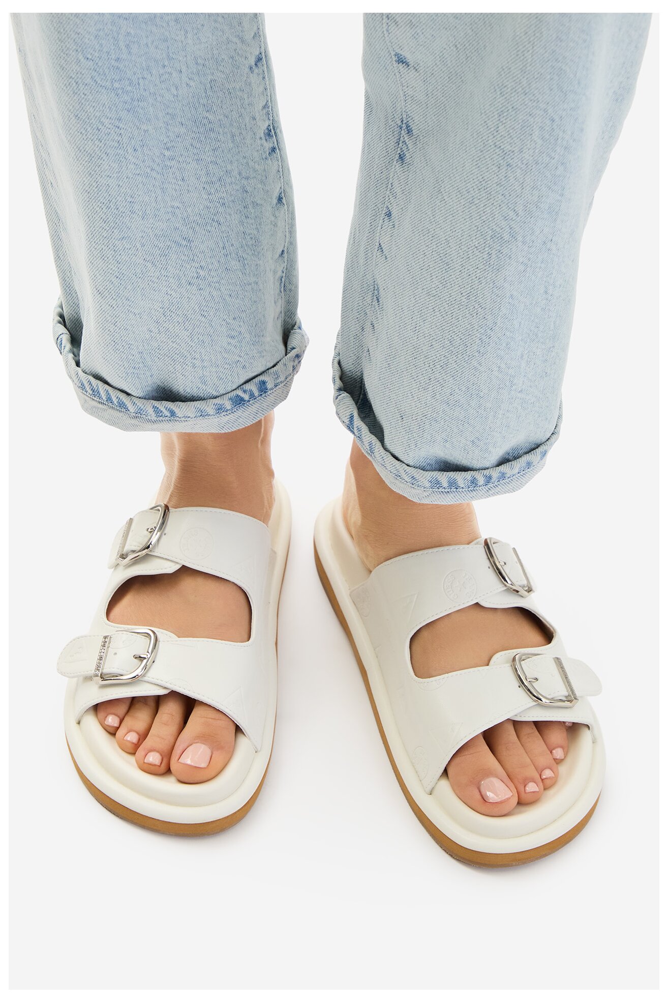 Klapki GUESS JEANS EO-R26SS03458 Biały