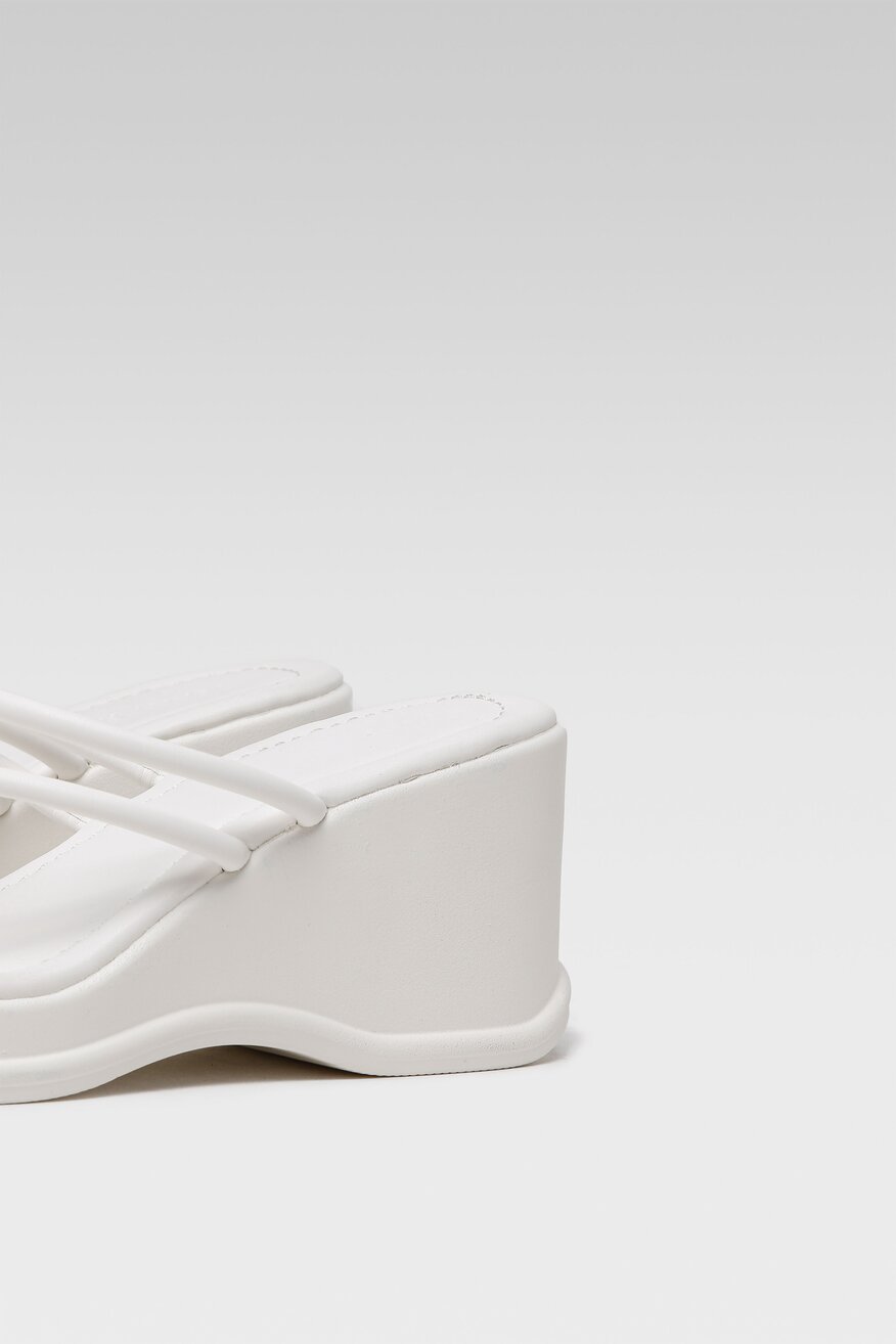 
                Jenny Fairy - Klapki na koturnie - 5904248696719