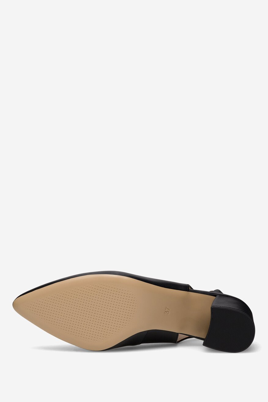 
                Körömcipő Lasocki FEKETE - 5903419782060