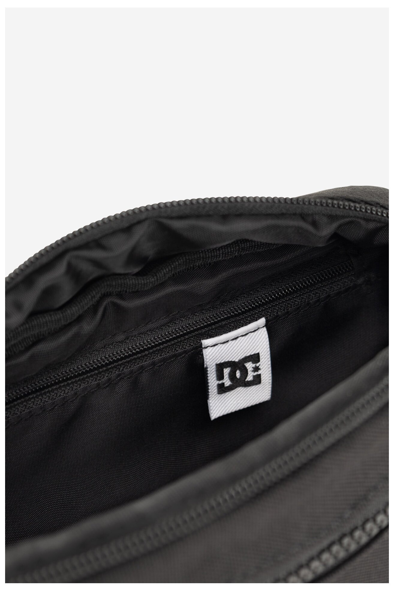 Мъжка чанта DC Shoes DCI-B-002-07 ЧЕРЕН