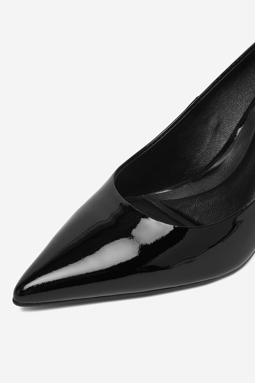 
                Туфлі-Човники Gino Rossi ЧОРНИЙ - 5906751989487