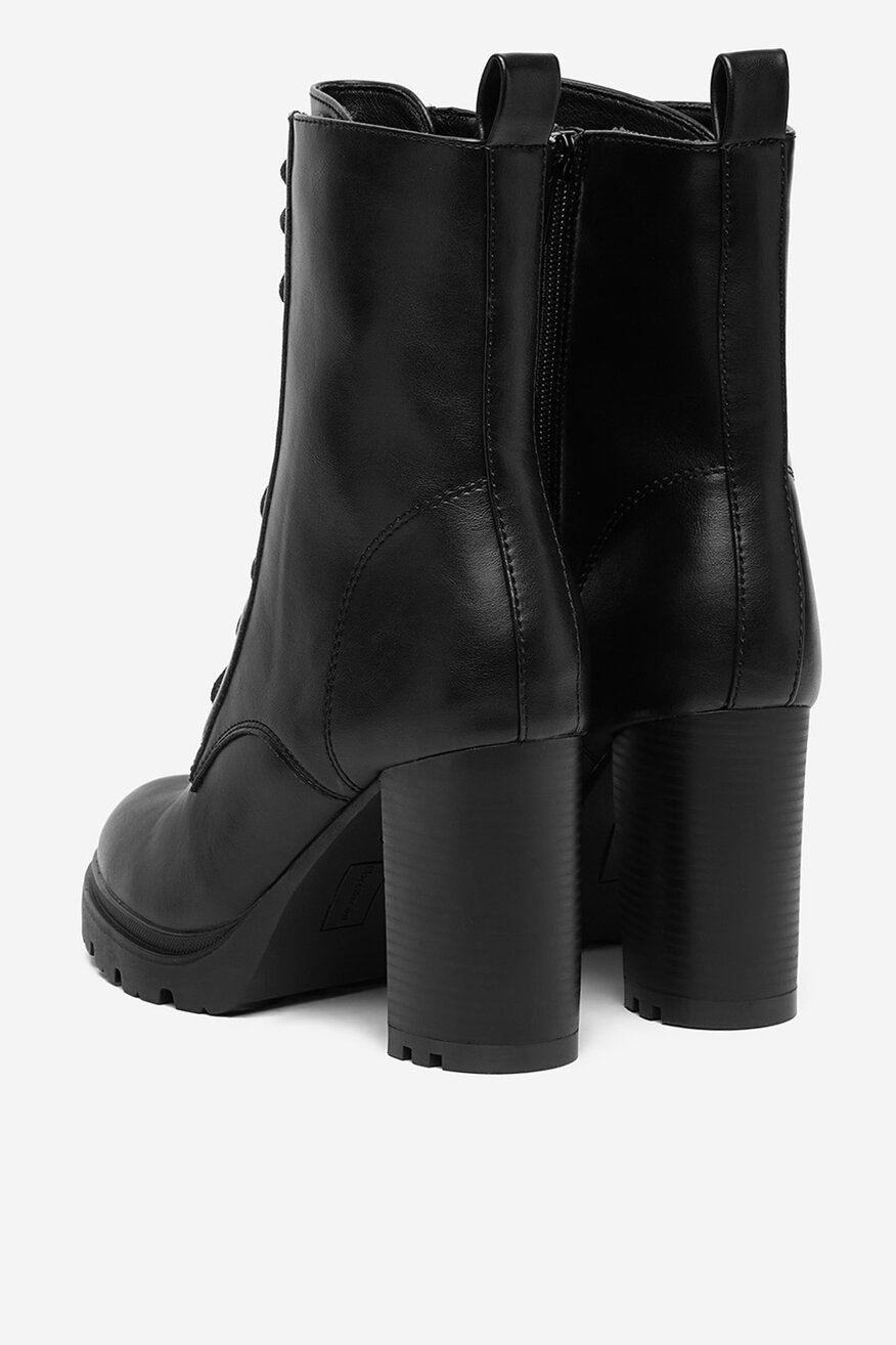 
                Duboke cipele Clara Barson CRNA - 5906751327005