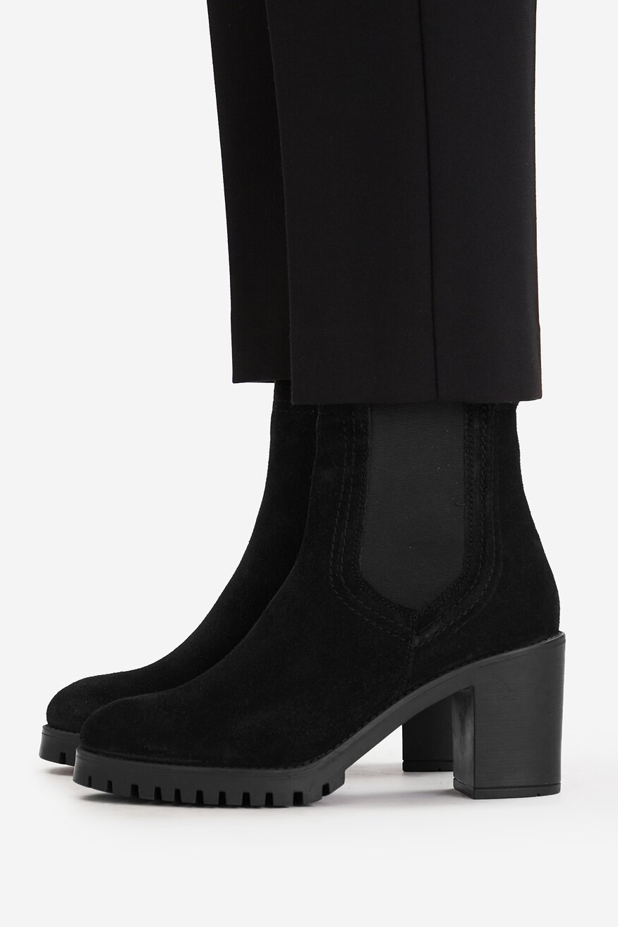 
                Kratke čizme Lasocki CRNA - 5906751362372