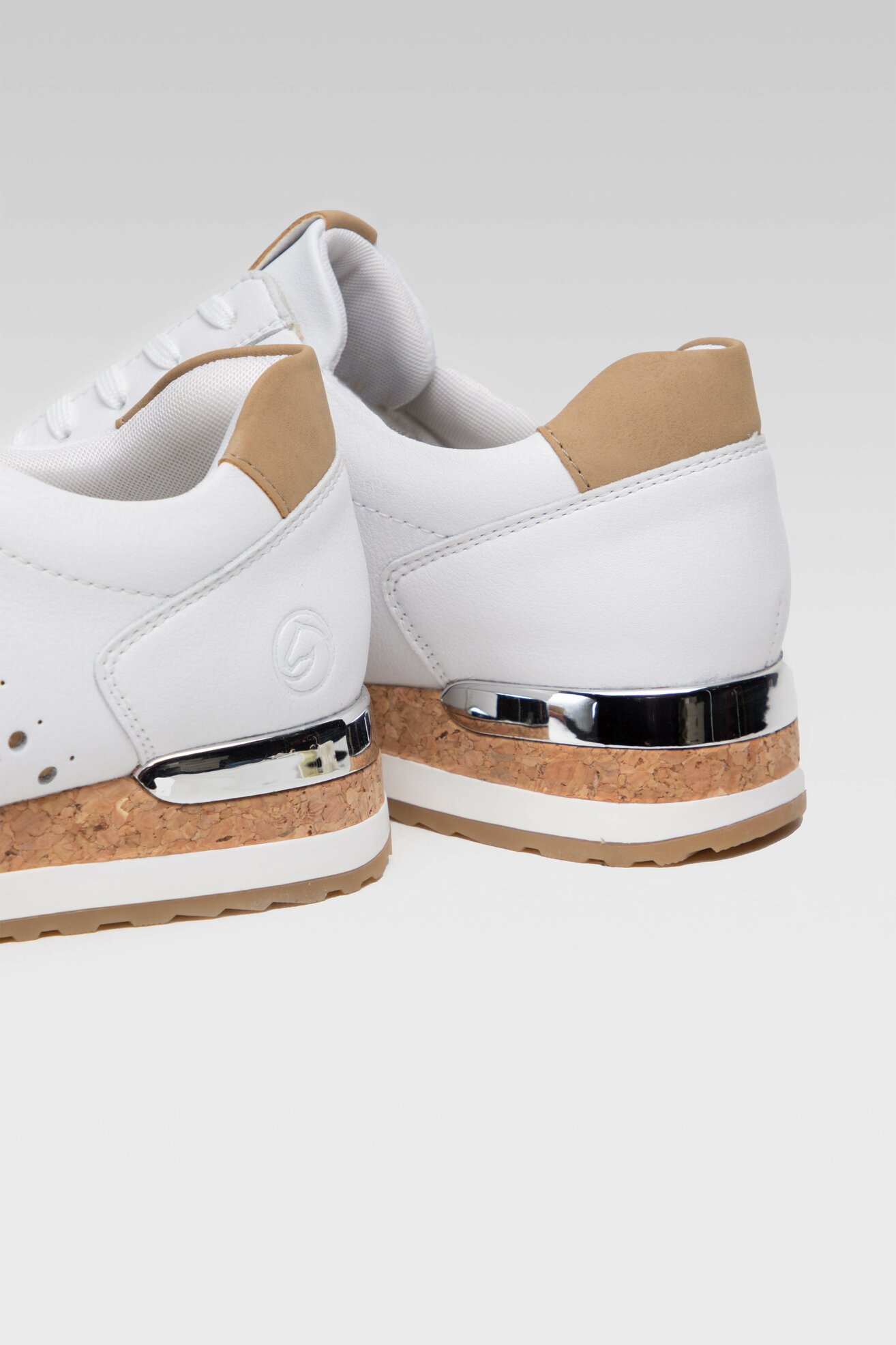 Tornacipő Remonte R2536-80 FEHÉR