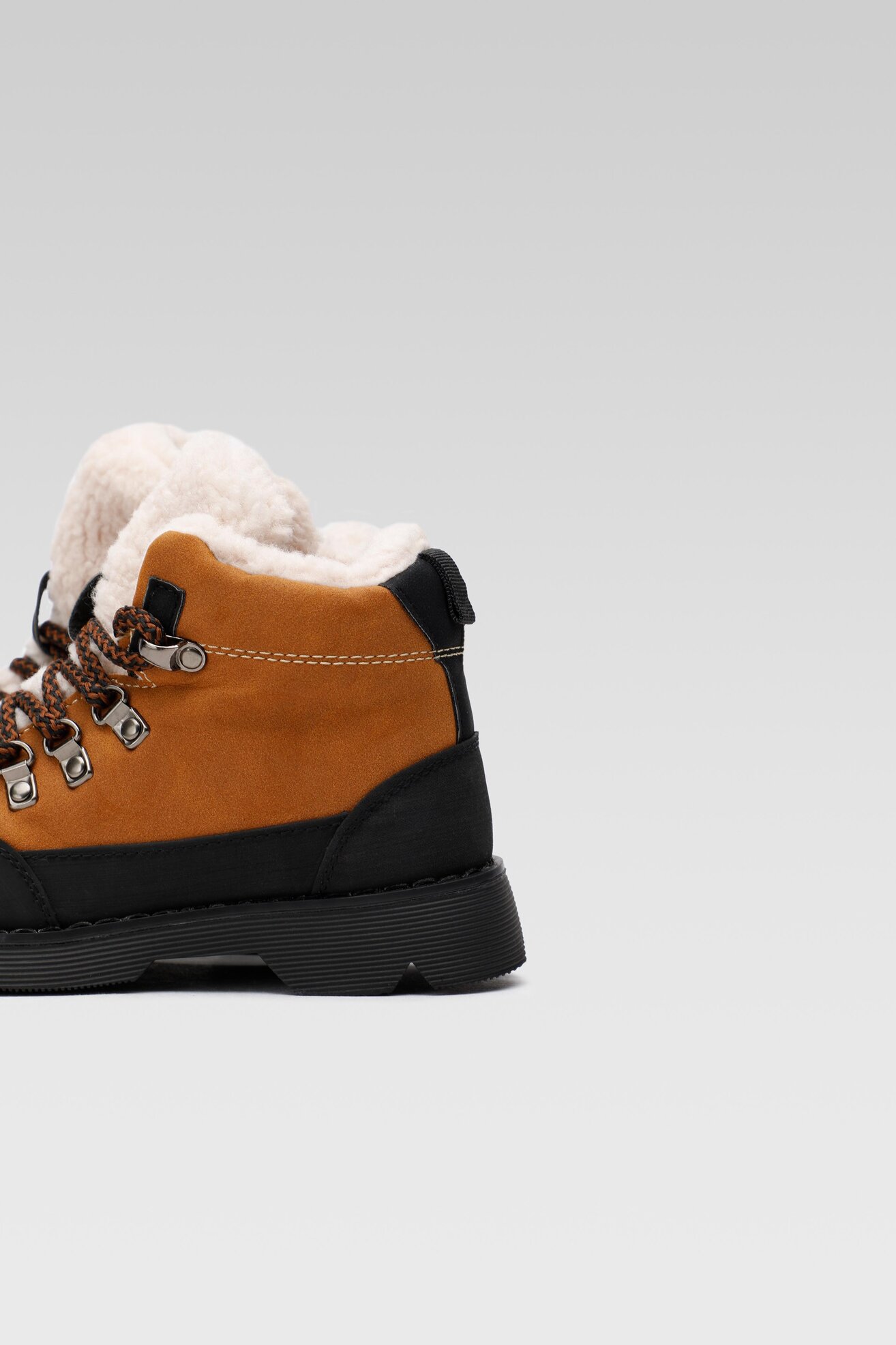 Trzewiki Action Boy CM211224-18 Camel