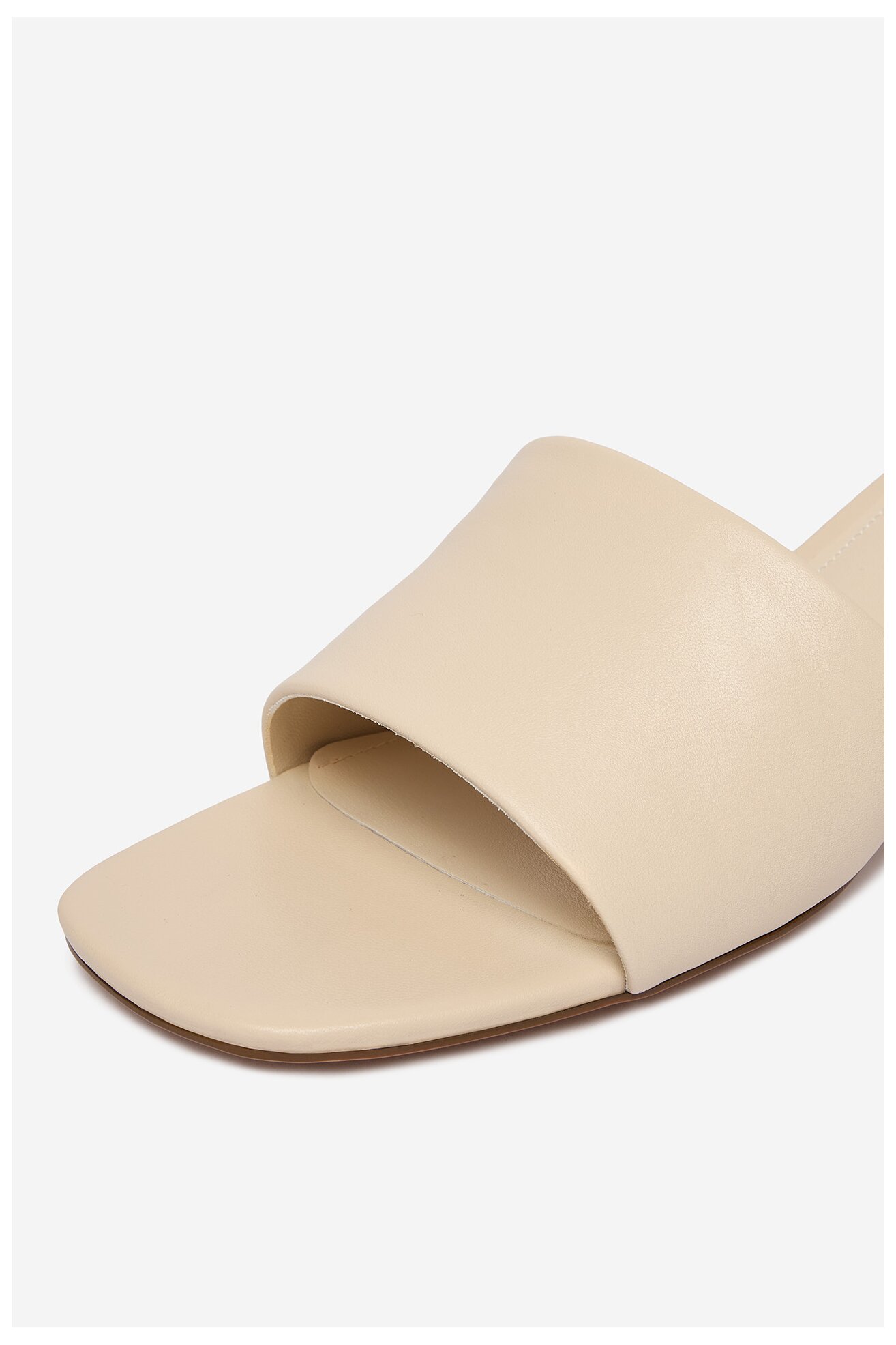 Klapki Gino Rossi C-V2399L-1-1 Ivory