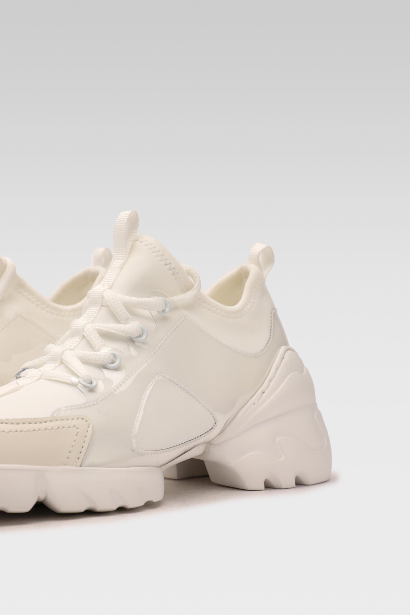 Półbuty Gino Rossi Sport V602-01-2 Biały