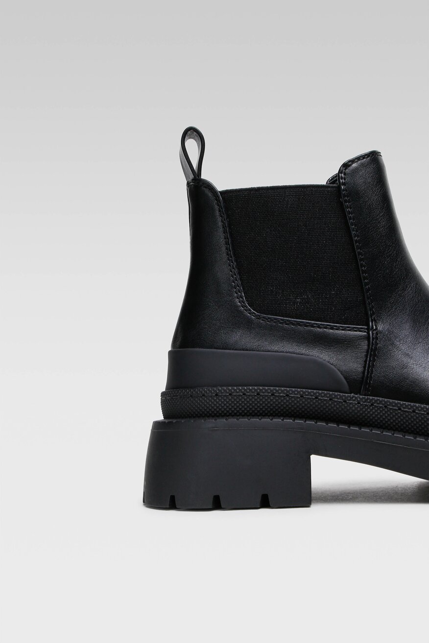 
                Боти Jenny Fairy ЧЕРЕН - 5904248233563