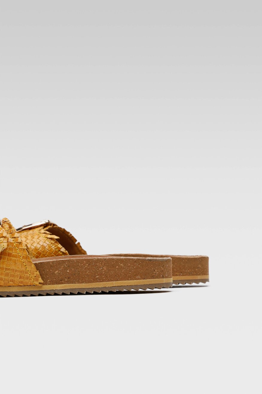 
                Lasocki - Klapki skórzane - 5904248701222