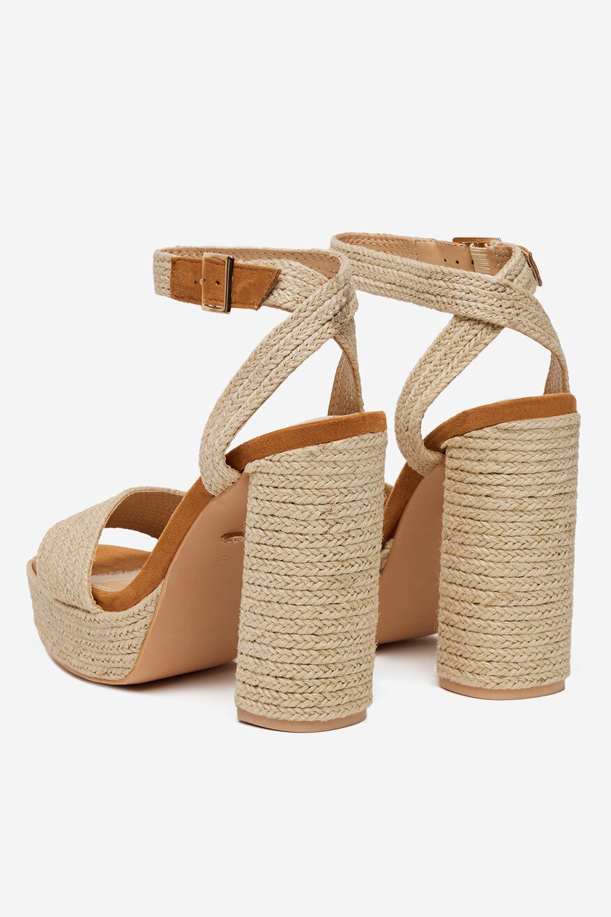 
                DeeZee - Sandały na słupku - 5904410849691