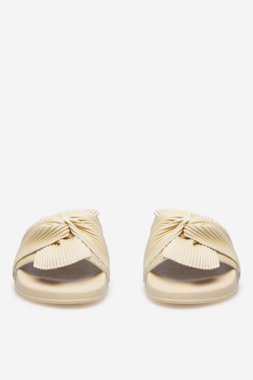 
                Șlapi pentru bazin Jenny Fairy GALBEN - 5905588637936