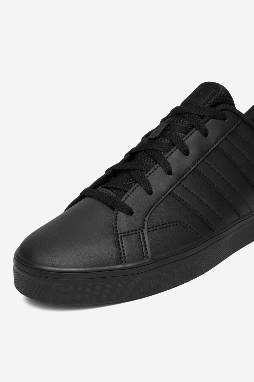 
                Sportcipő adidas FEKETE - 5906751524244