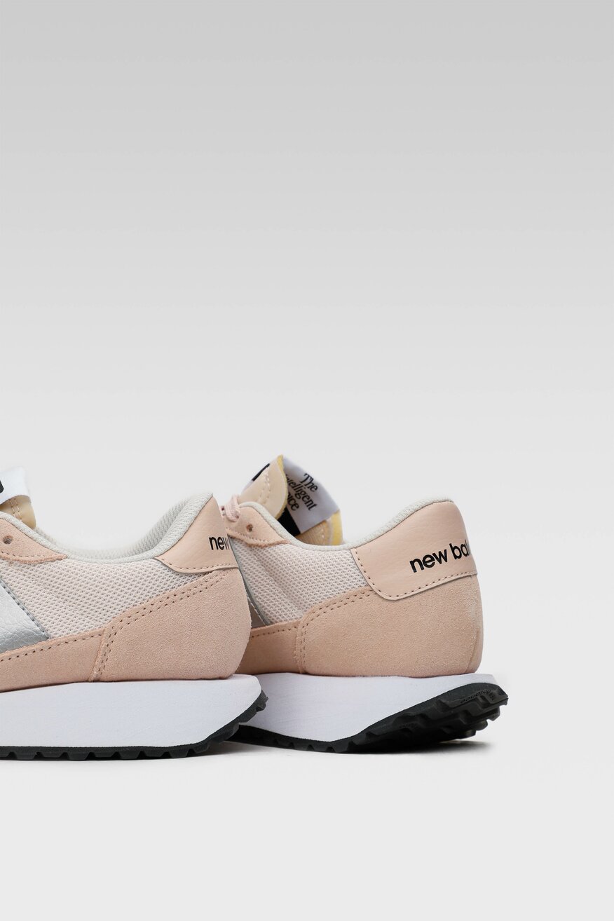 
                New Balance - Obuwie sportowe beżowe sznurowane - 5904862026541