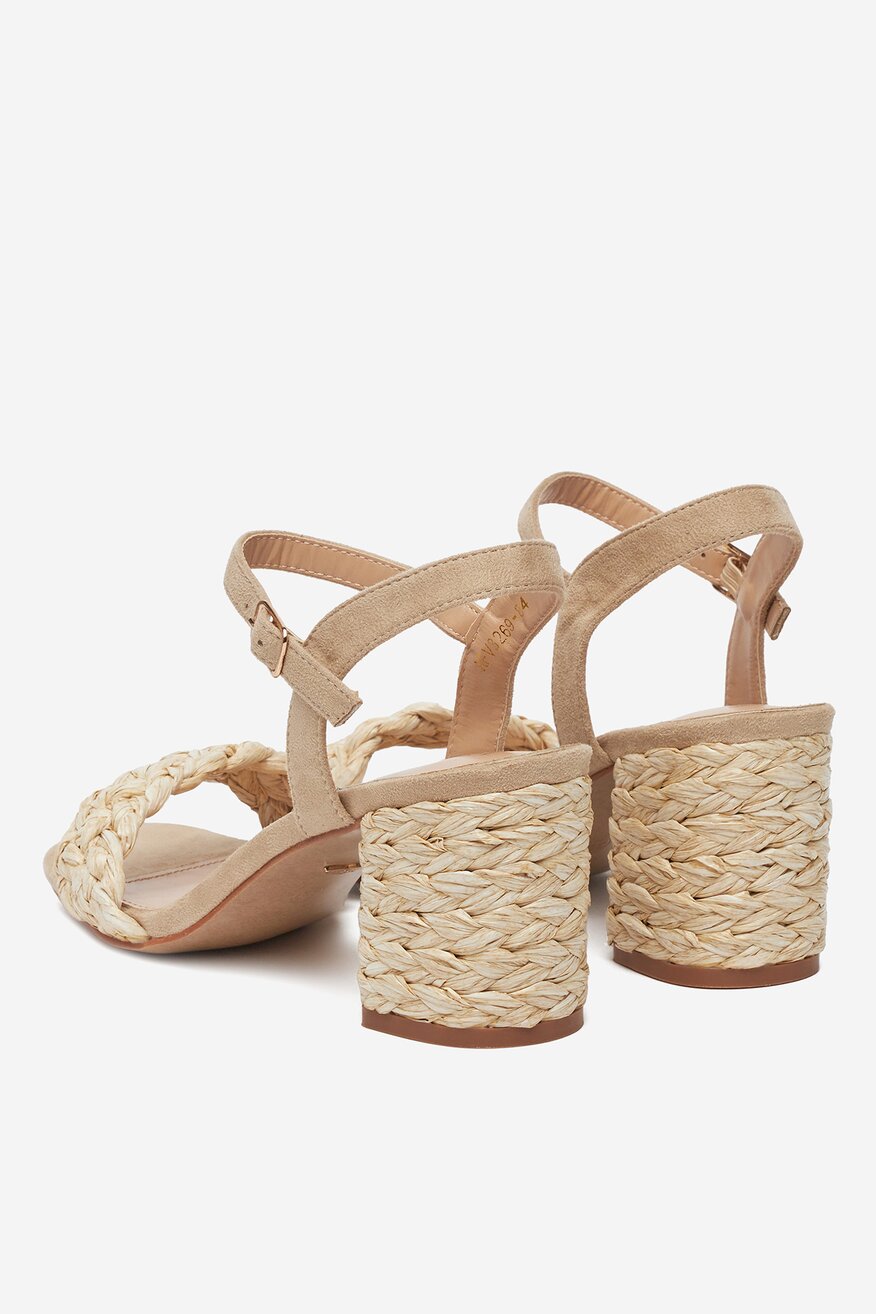 
                Сандали DeeZee БЕЖОВ - 5904410858181