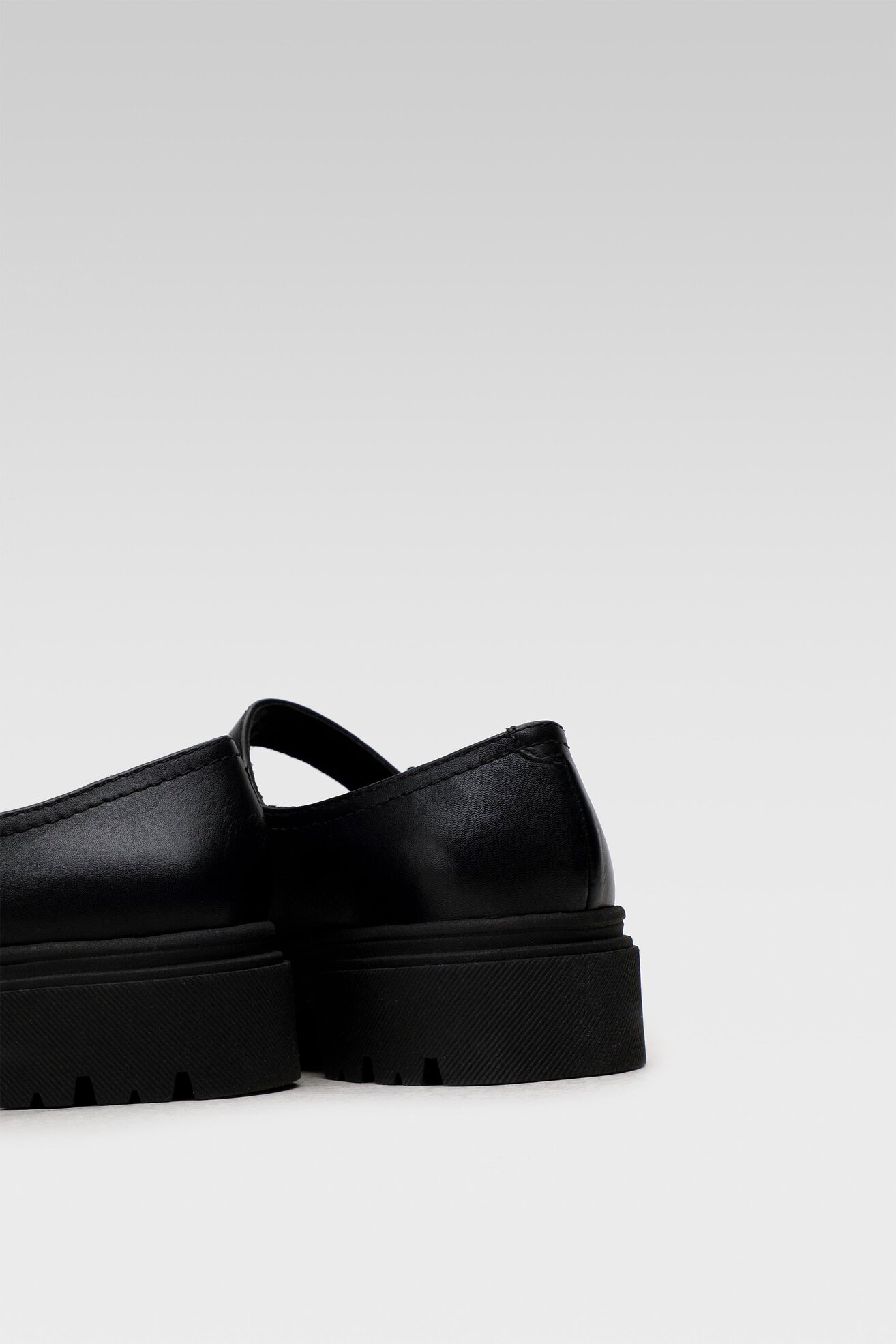 Półbuty Lasocki EST-DONNA-16 Czarny