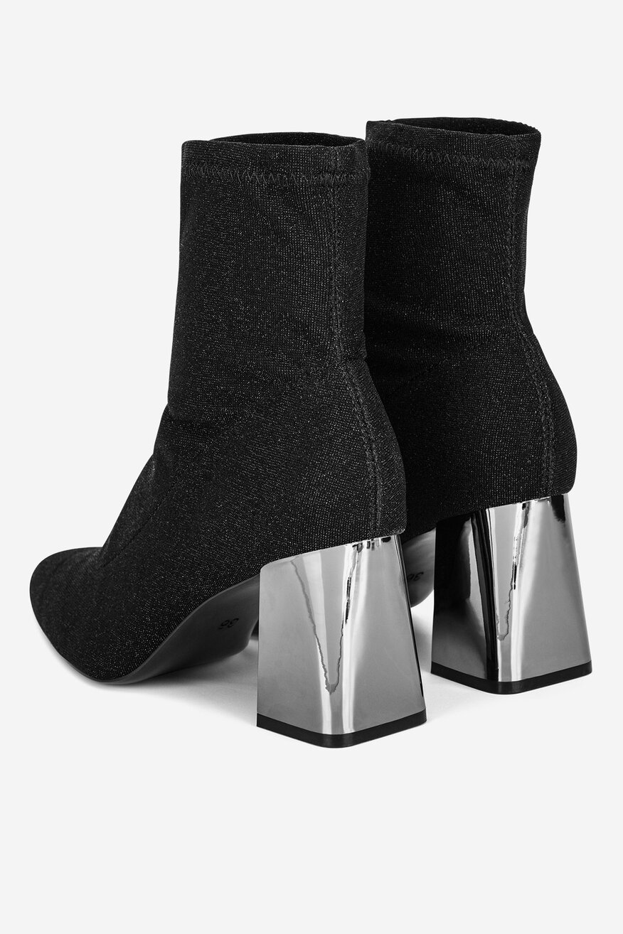 
                Ботильйони DeeZee ЧОРНИЙ - 5904410890365