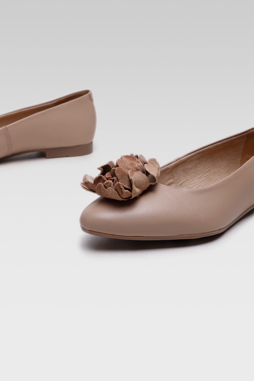 
                Lasocki - Skórzane baleriny z aplikacją - 5904248213107