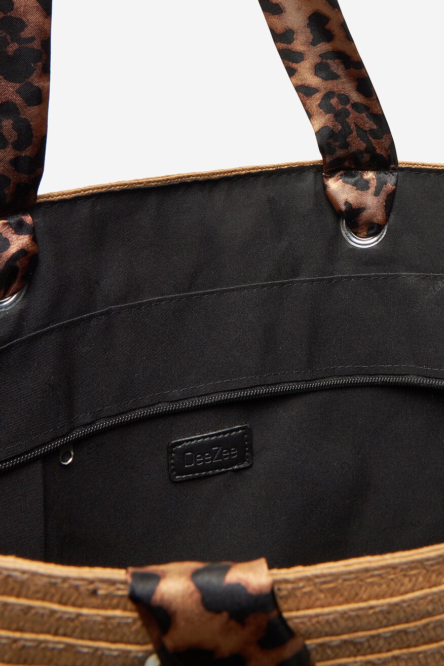 
                Дамска чанта DeeZee БЕЖОВ - 5906751073308