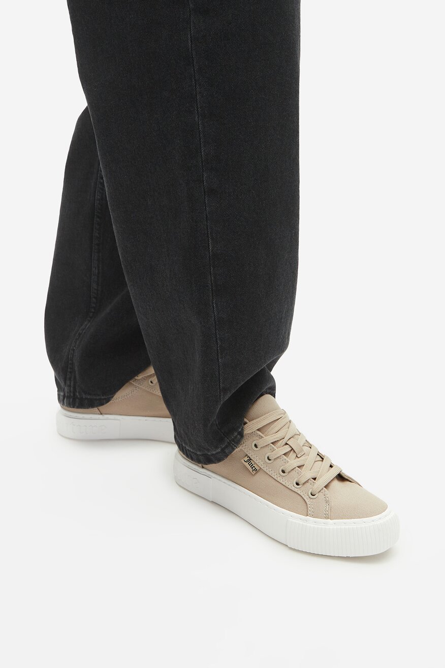 
                Vászoncipő Juicy Couture BÉZS - 5906751119068