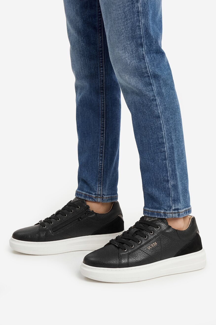 
                Кросівки GUESS ЧОРНИЙ - 5906751885857