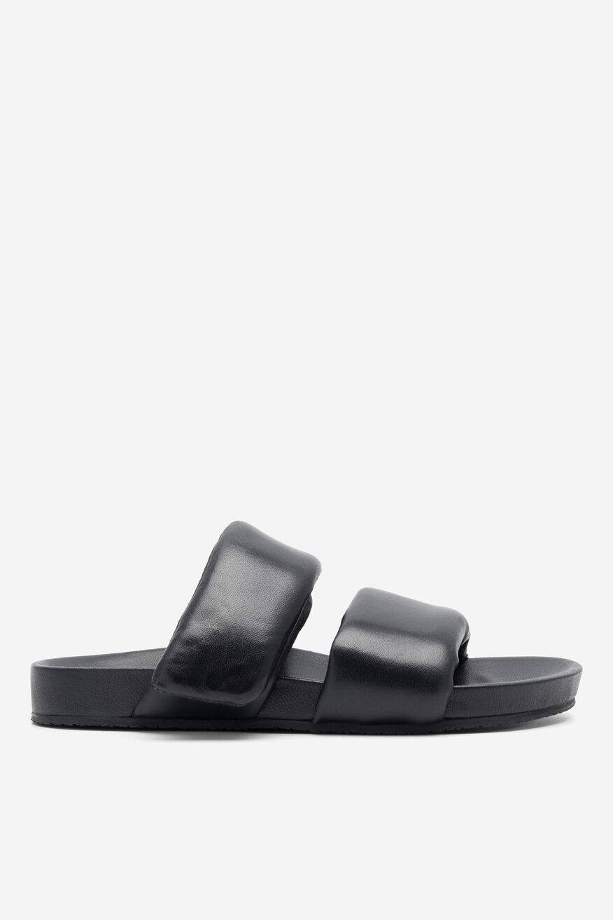 
                RAGE AGE - Skórzane klapki czarne - 5904862670102