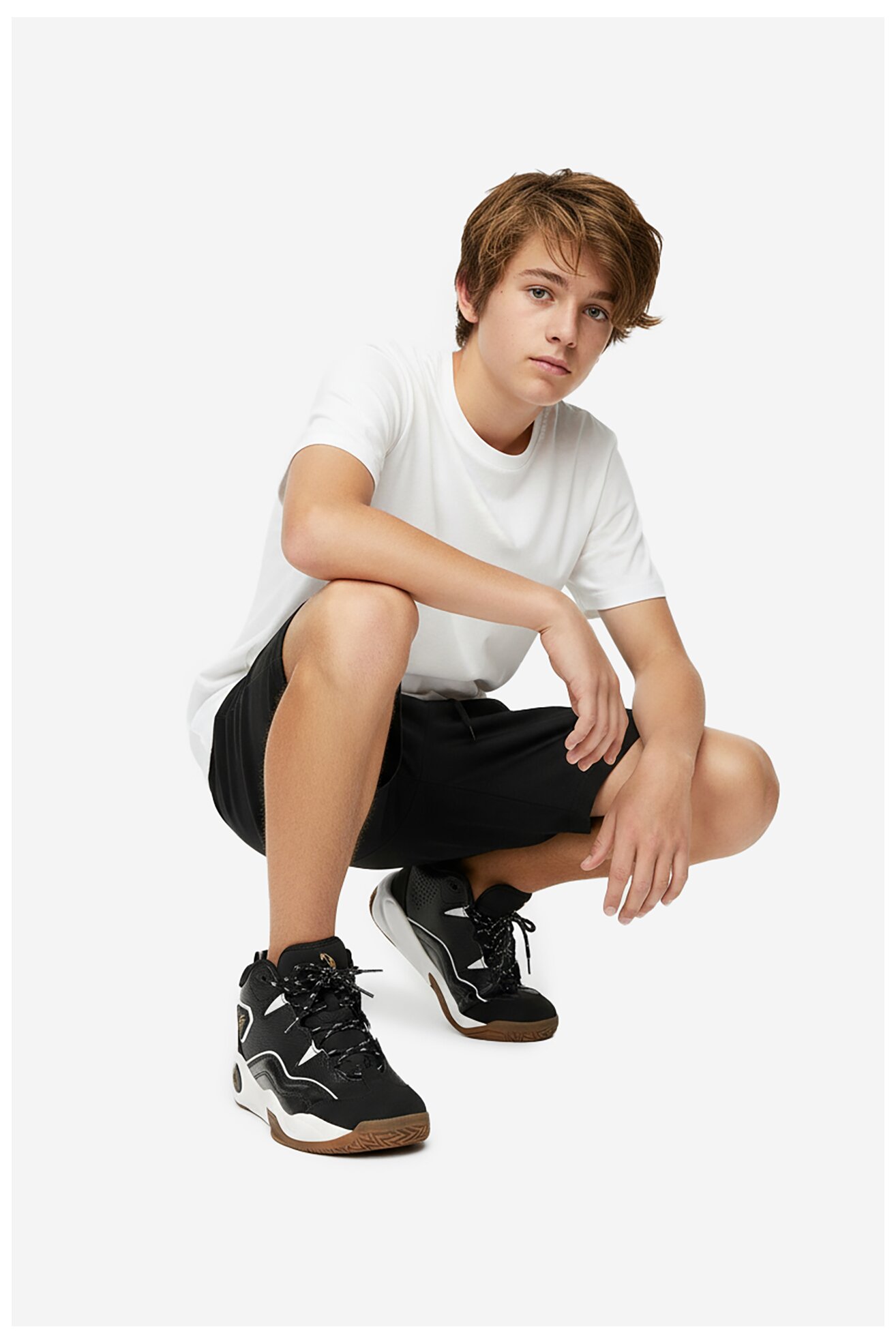 Sportcipő SHAQ EOSS-H.O.F AQ95027B-BBZ J FEKETE