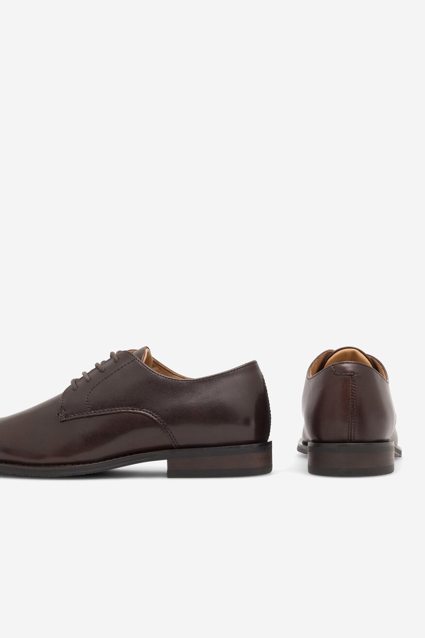 
                Félcipő Gino Rossi BARNA - 5905588054474