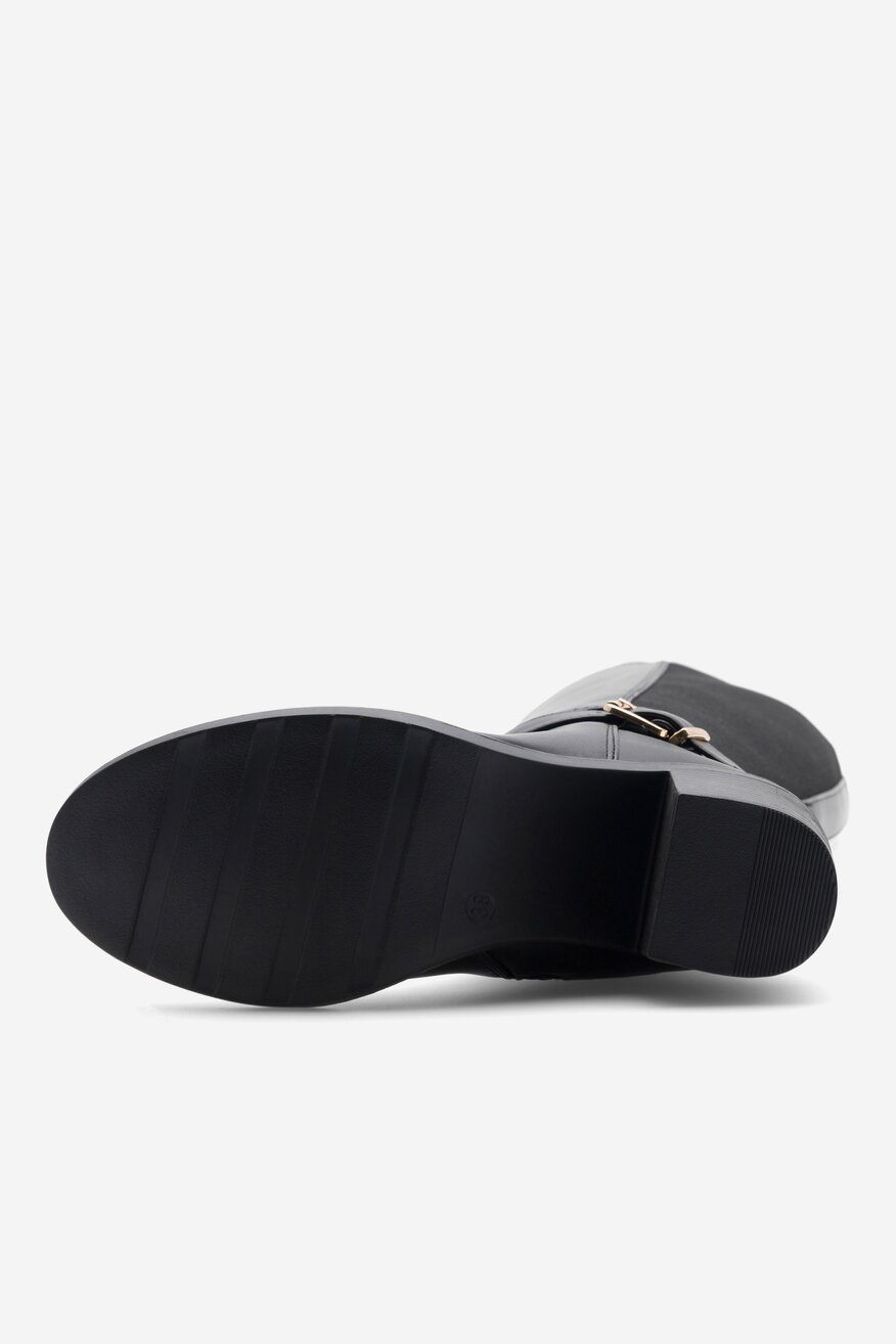 
                Clara Barson - Kozaki na słupku - 5905588073307