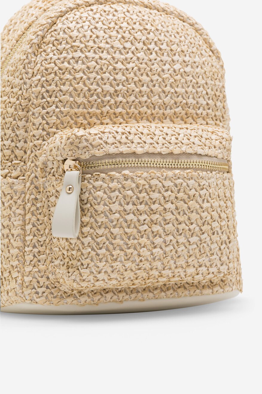 
                DeeZee - Mały plecak miejski - 5905588601814