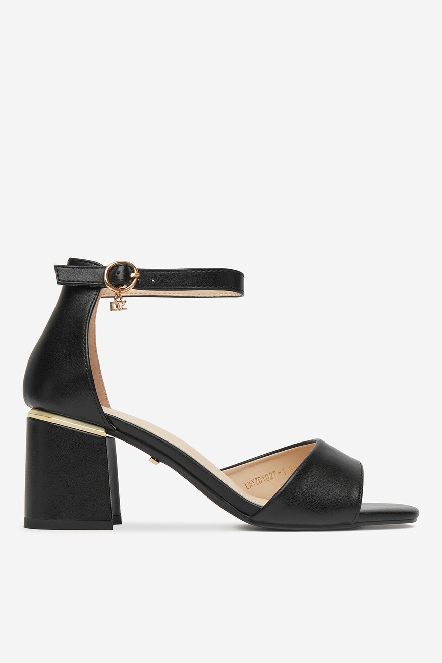 
                DeeZee - Sandały na słupku - 5906751094860