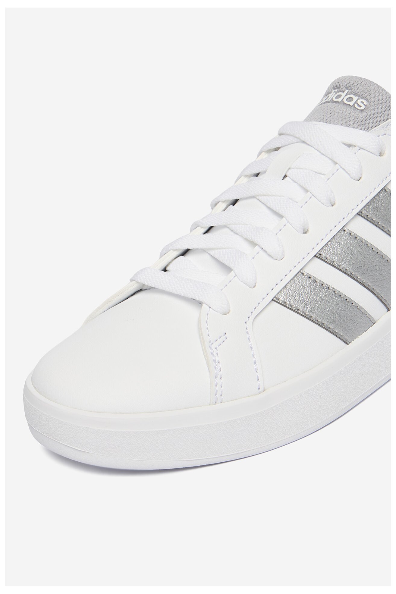 Obuwie sportowe adidas CEO-GRAND COURT 3.0 J JP9363 Biały