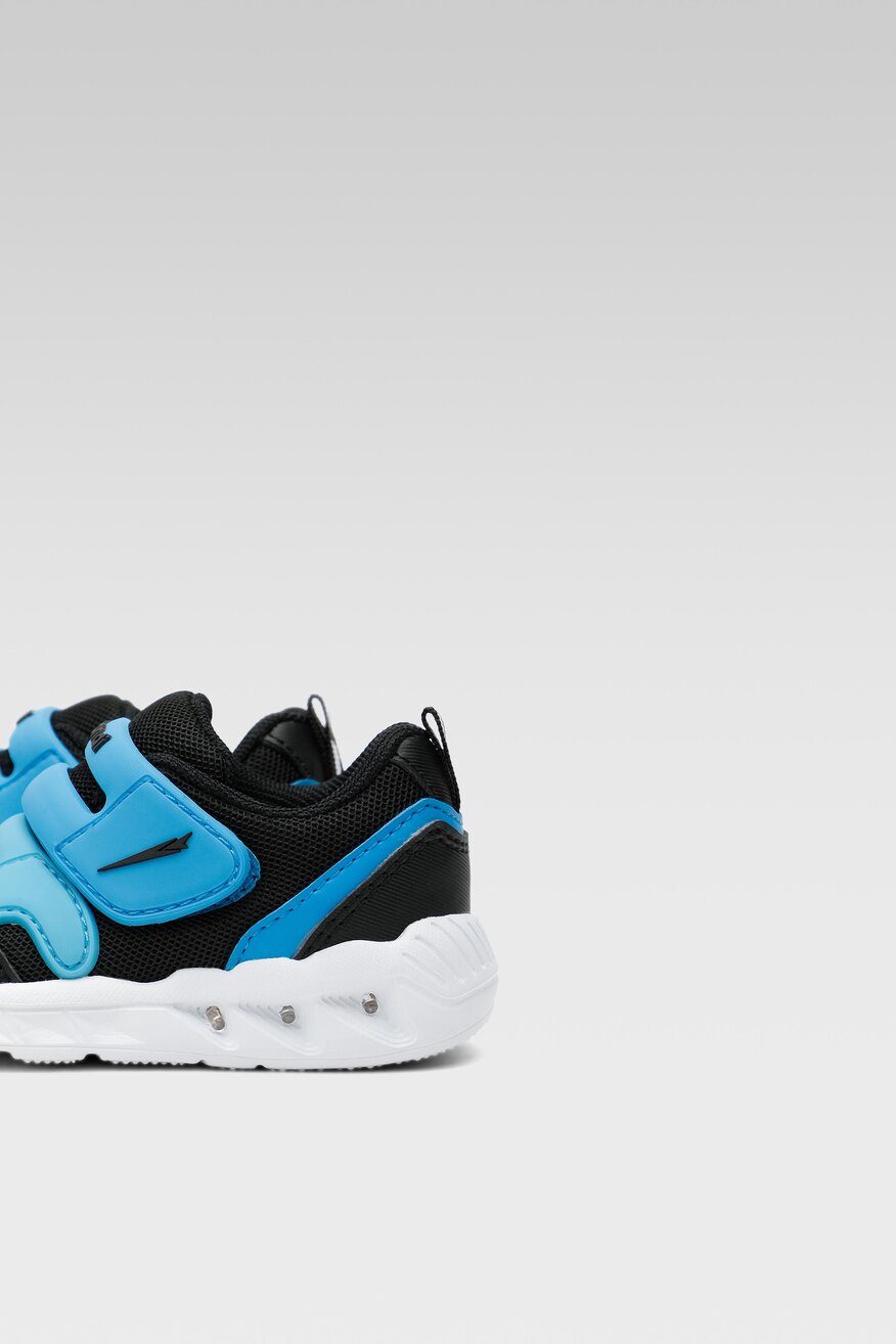 
                Спортни обувки Sprandi ЧЕРЕН - 5904862544601