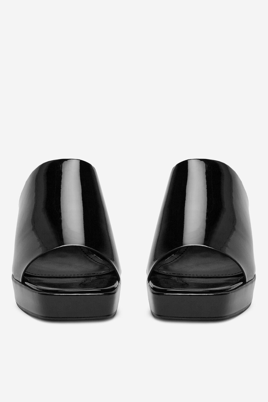 
                Шльопанець DeeZee ЧОРНИЙ - 5904410793123