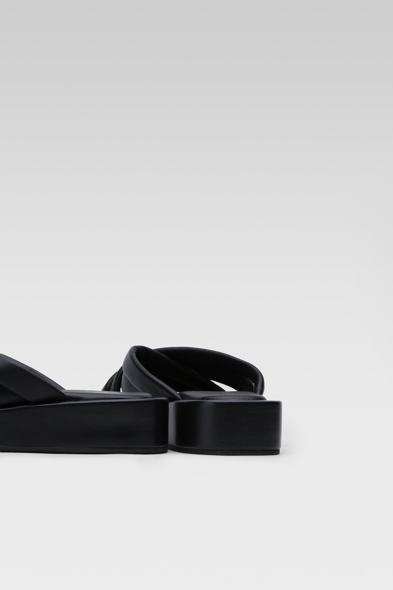 Шльопанець Sergio Bardi DELL-CHV-AC-01SB ЧОРНИЙ