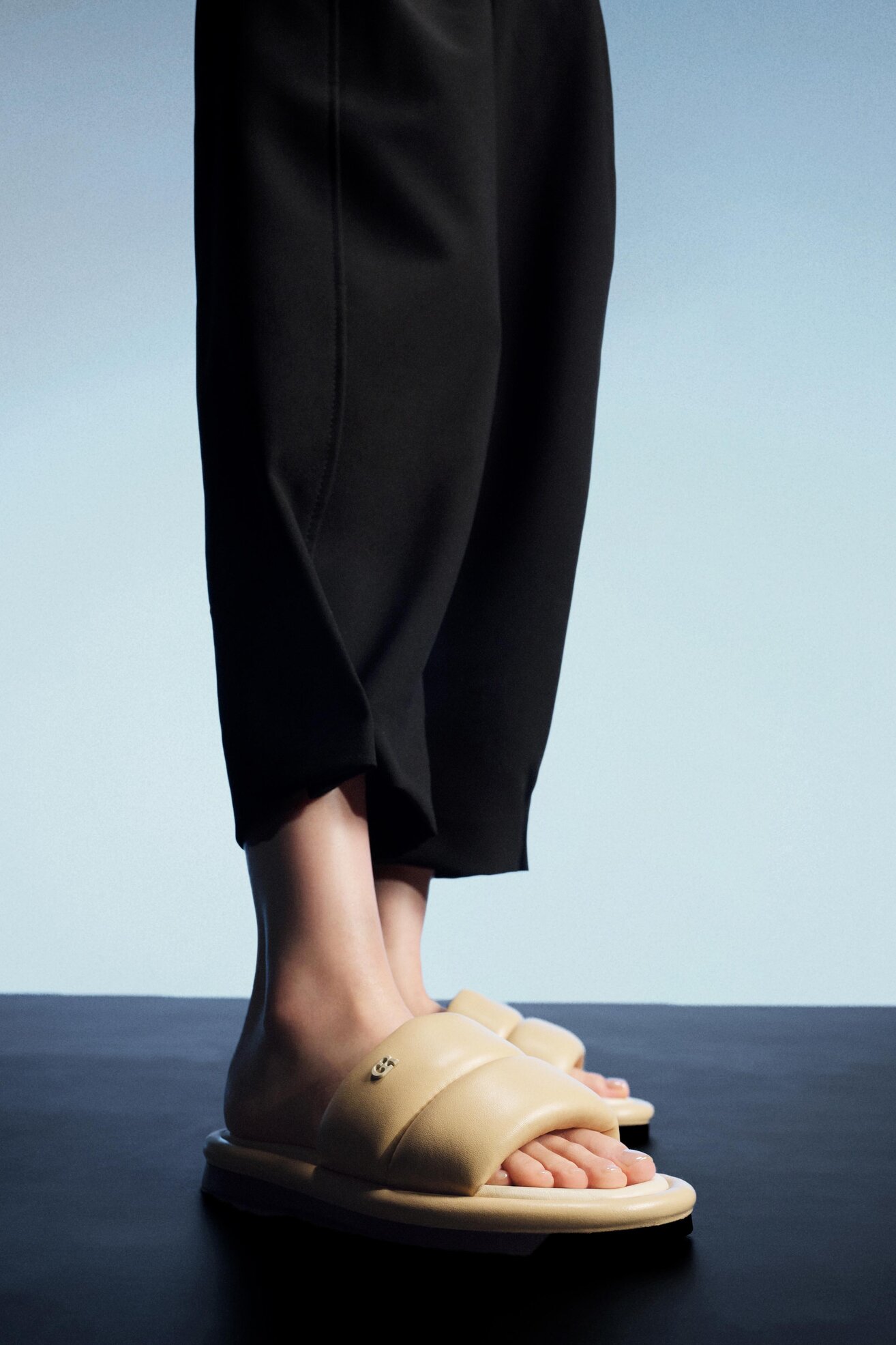 Klapki Gino Rossi ALMERIA-01 Beżowy