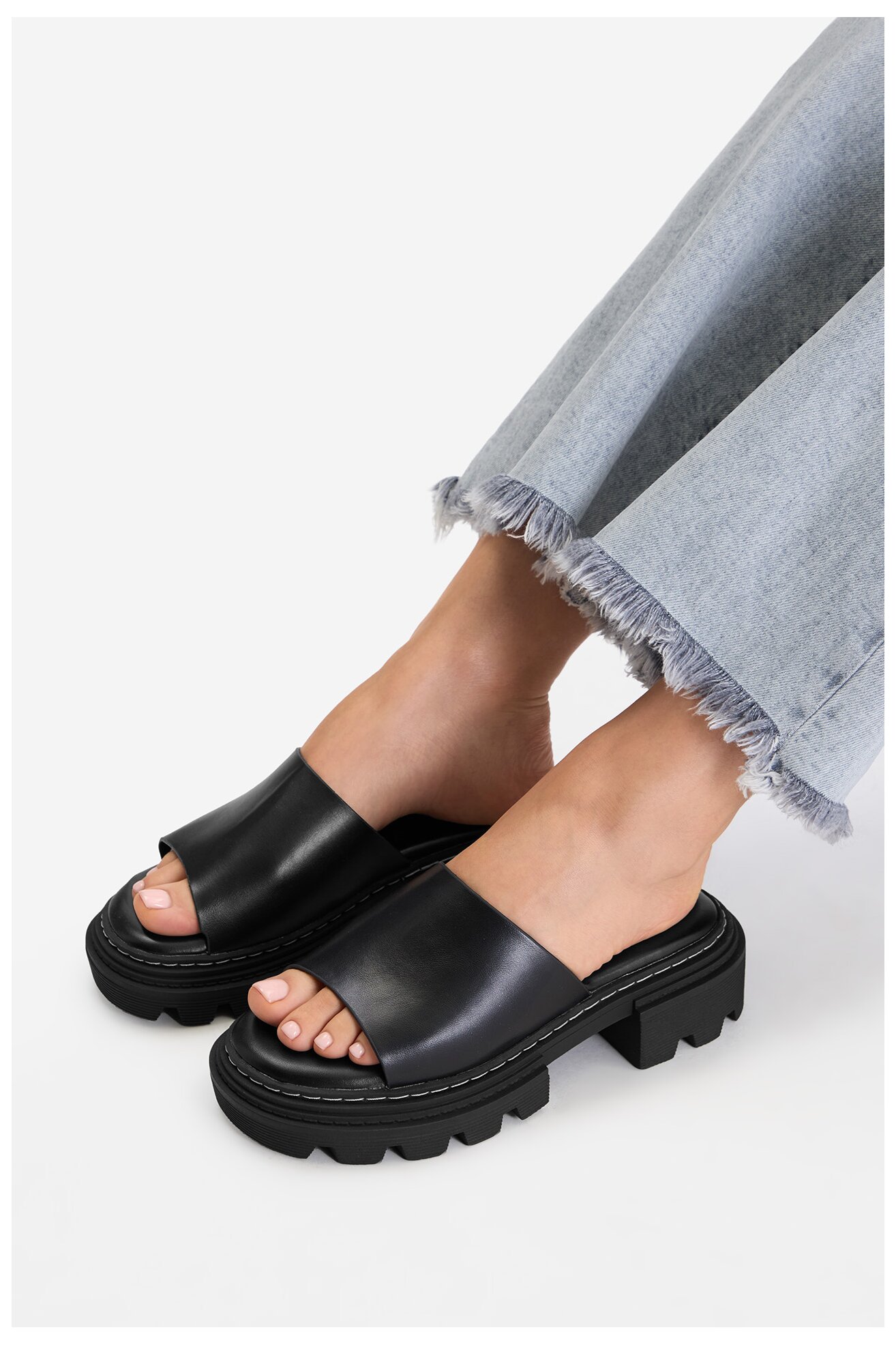 Шльопанець DeeZee CEO-H3T9820-5 ЧОРНИЙ