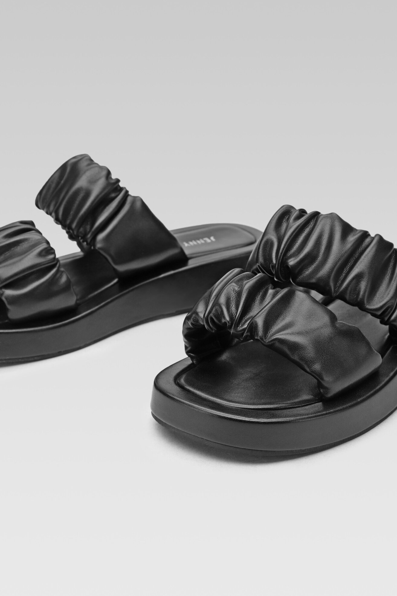 Klapki Jenny Fairy WS081-01 Czarny