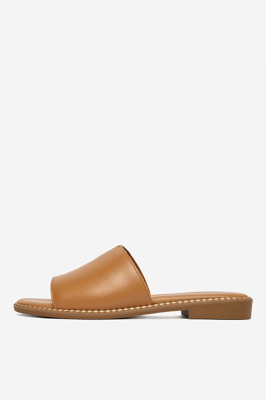 
                Шльопанець Lasocki ВЕРБЛЮЖИЙ - 5906751919095