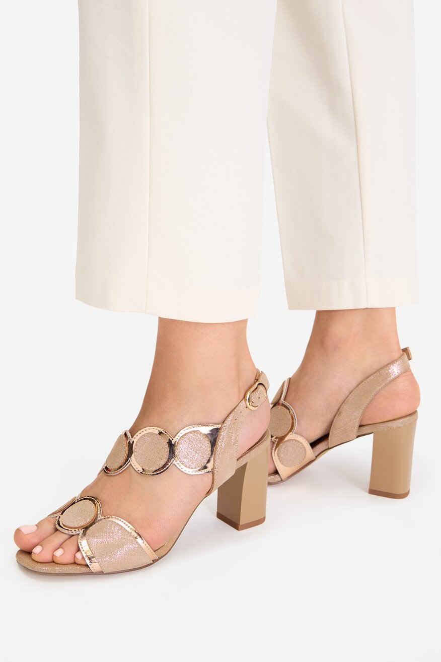 
                Сандали Lasocki БЕЖОВ - 5906751777145