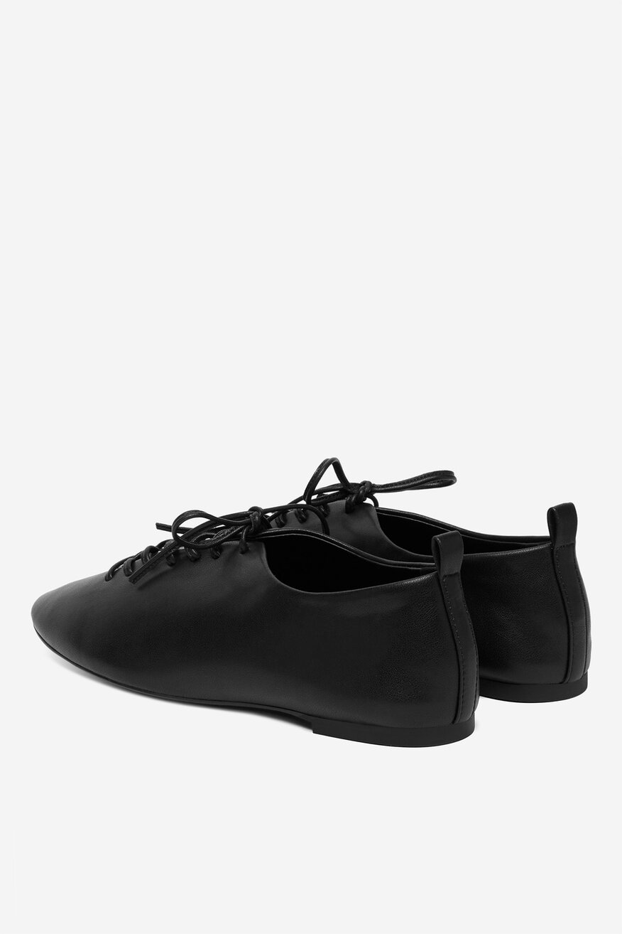 
                Напівчеревик Gino Rossi ЧОРНИЙ - 5906751989203