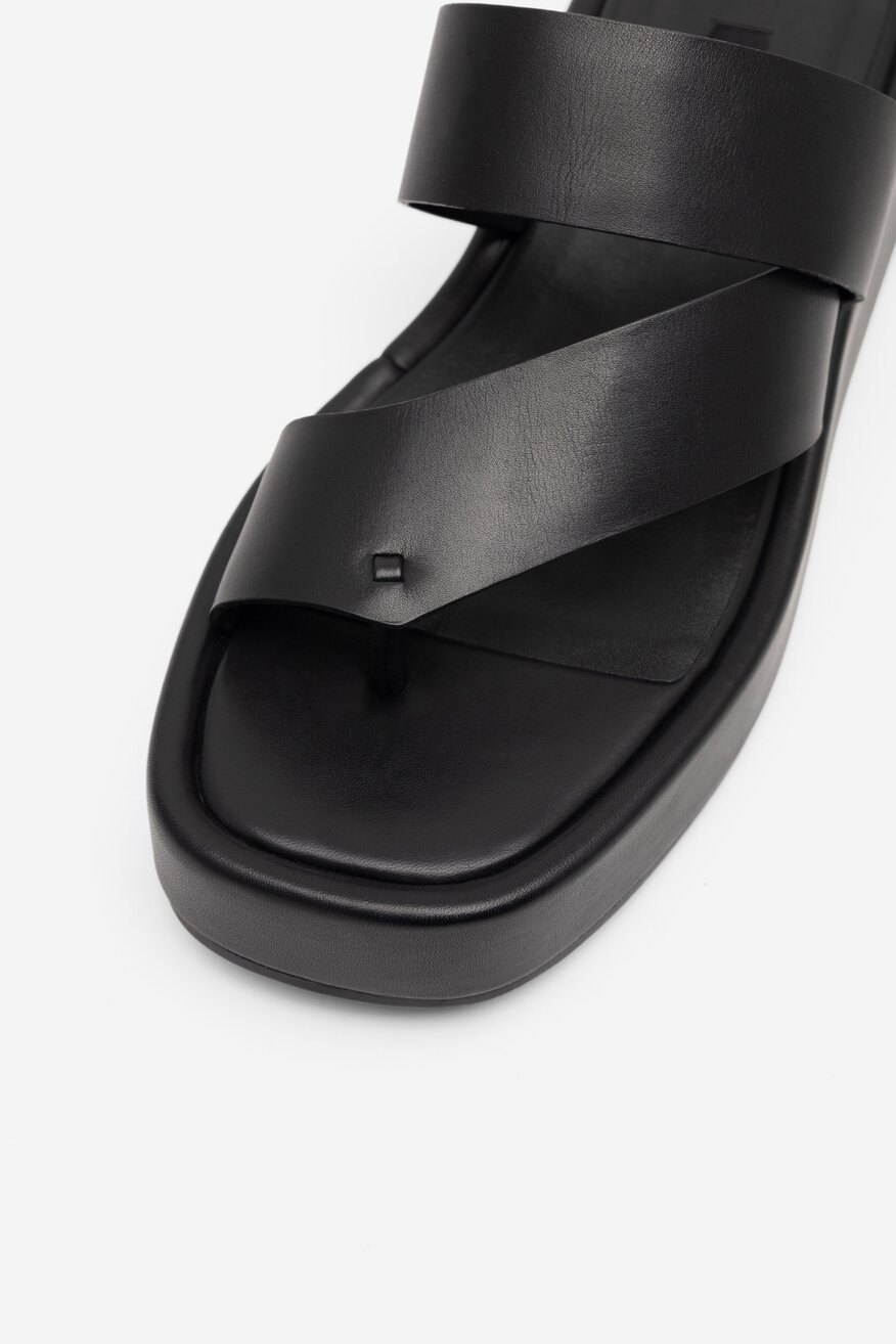 
                Gino Rossi - Skórzane klapki czarne - 5904862846590