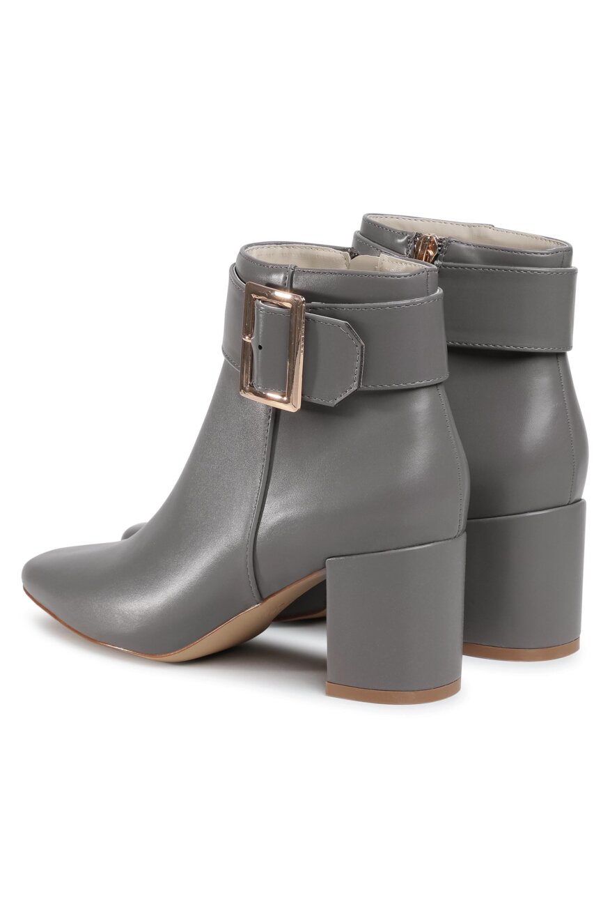 
                Jenny Fairy - Botki na obcasie z aplikacją - 5903698262871