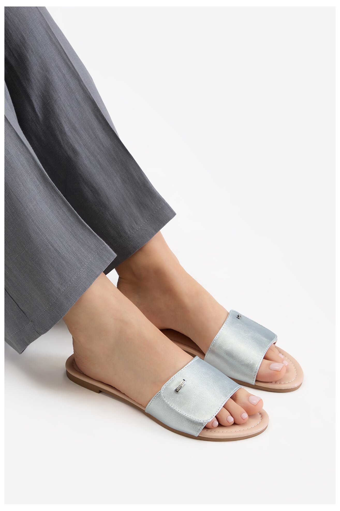 Шльопанець Jenny CEO-WFA2740-1 СРІБНИЙ