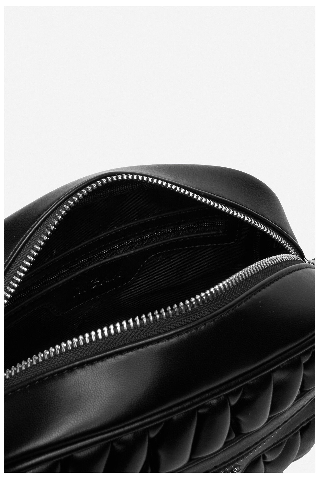 Kézitáska Mexx C-MEXX-L-002-08 FEKETE