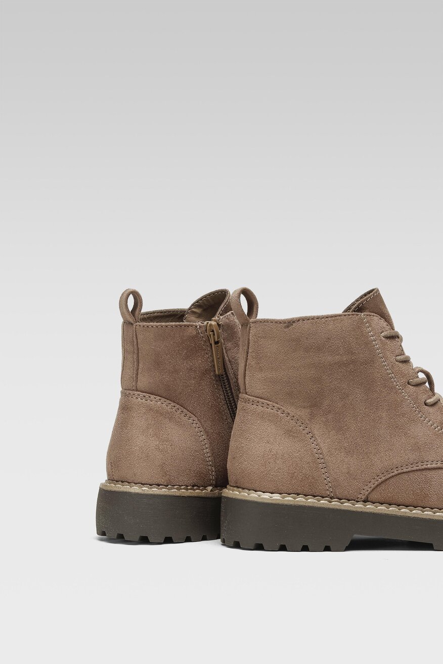 
                Clara Barson - Trzewiki - 5904862016191